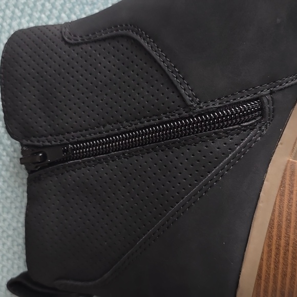 ARIZONA JEAN CO WOMEN'S BLACK SHORT SIDE ZIPPERED HEELED ANKLE BOOT 10 - Picture 7 of 13